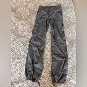 Lululemon Studio Dance Pants (Size 4)